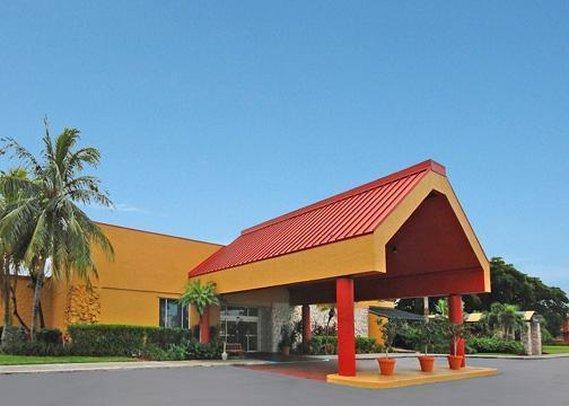 Clarion Hotel Fort Myers Kültér fotó