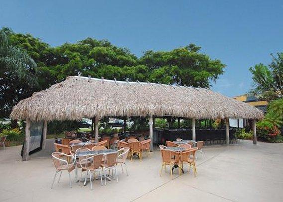 Clarion Hotel Fort Myers Étterem fotó